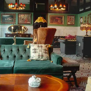 The Nolita Express Albergue